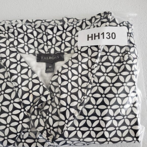 Talbots Womens Black White Floral V Neck Knit Blouse Size M 3/4 Sleeve Stretchy - Picture 8 of 8